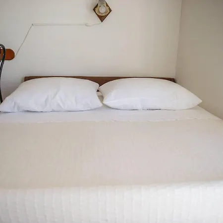 Zdravko 2 Fuer 3 Personen By Interhome